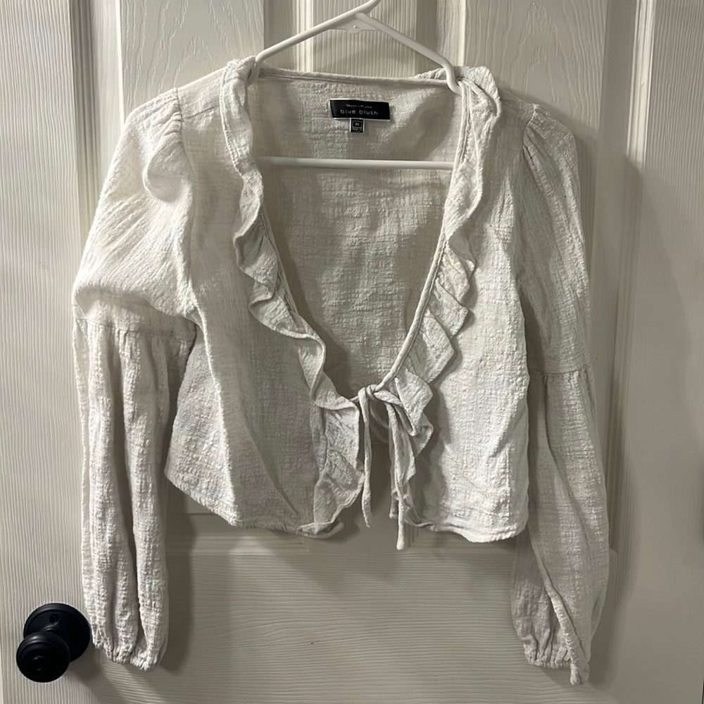 Blue blush ruffle top- white